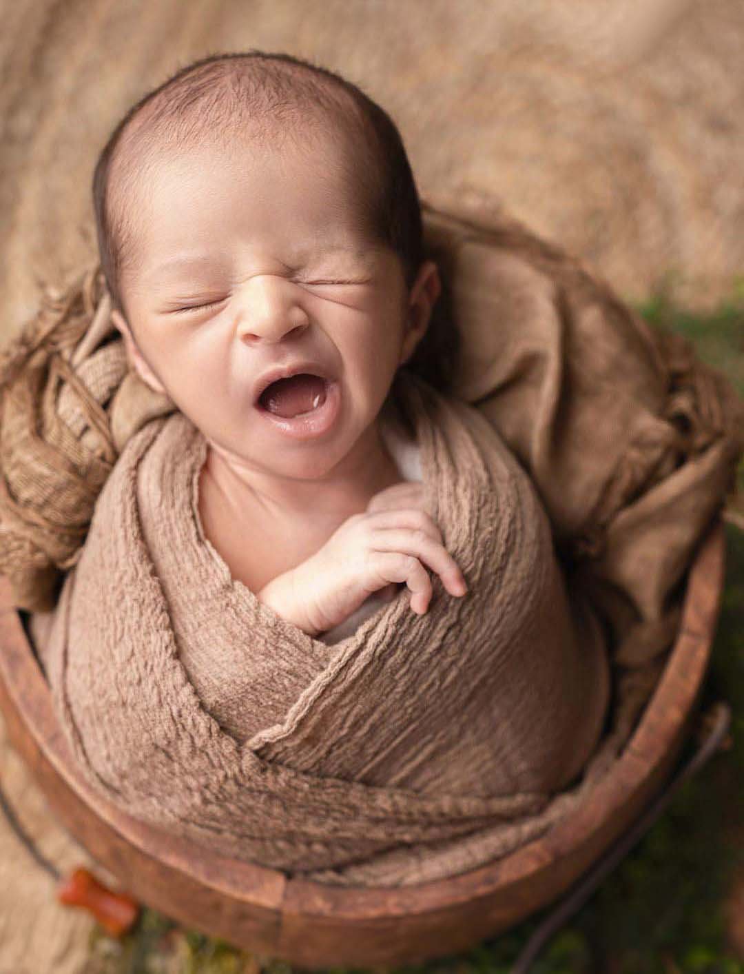 newborn-photography-workshop-saranya-brown-costume
